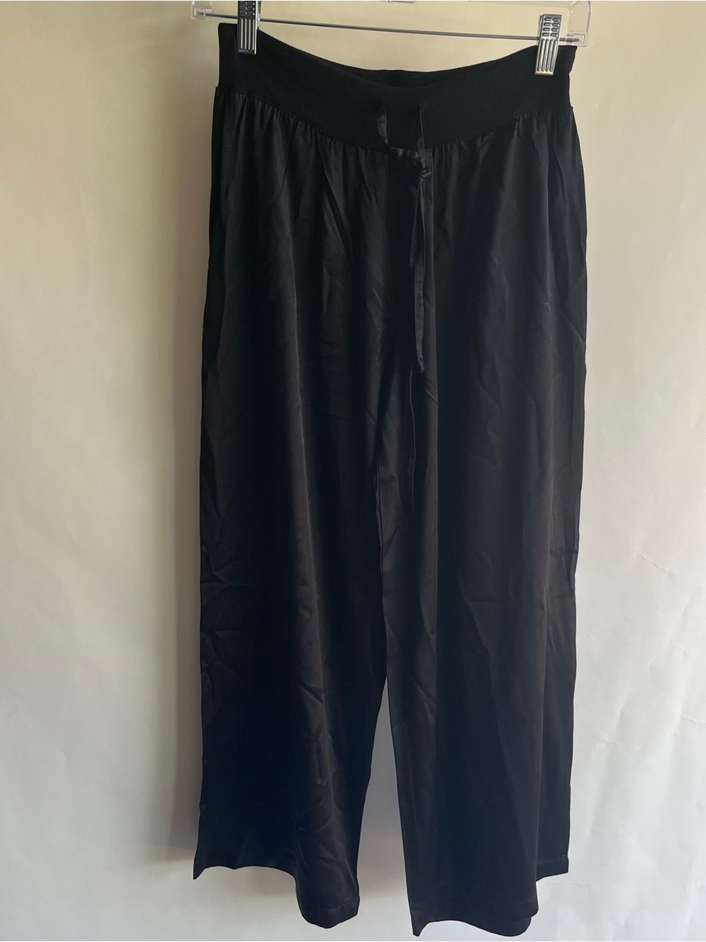 PJ Harlow Pajama Pants Satin Black Jolie Capri Sz XS PJ’s EUC